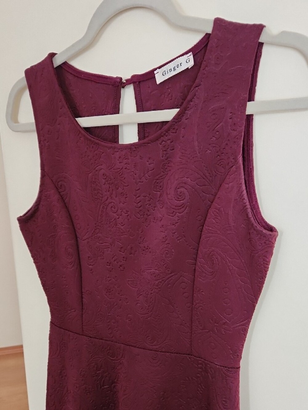 Subtle Textured Patterned Dress - Picture 5 of 8